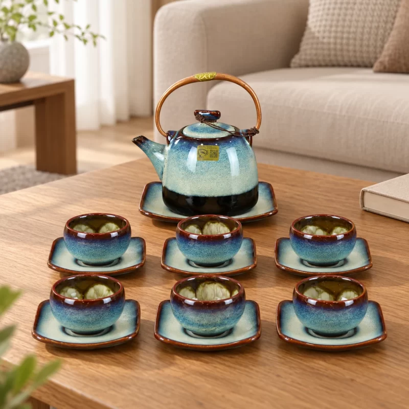 Bộ ấm chén xanh quai trên trong góc phòng khách