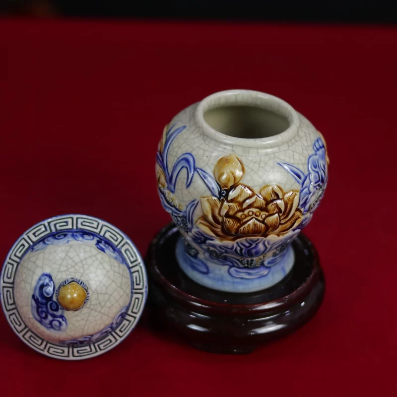 miệng chóe và nắp rời; phần kê bày hỏi riêng.