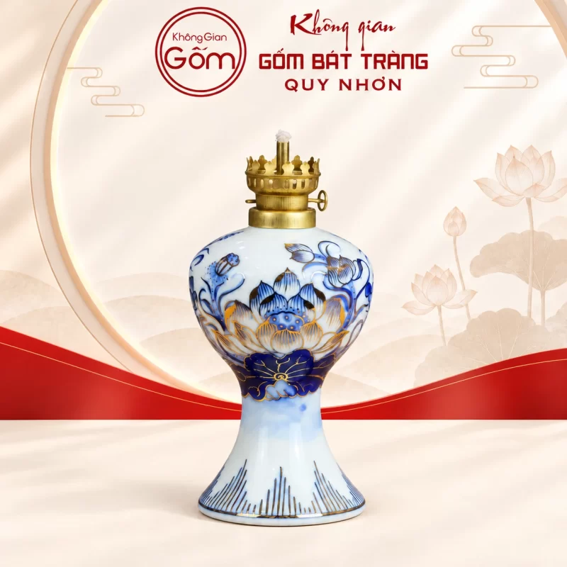 Đèn dầu thờ men lam vẽ vàng hoa sen
