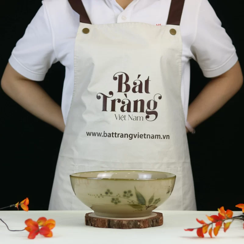 dáng tô và họa tiết bên ngoài của tô tròn chuồn trúc.